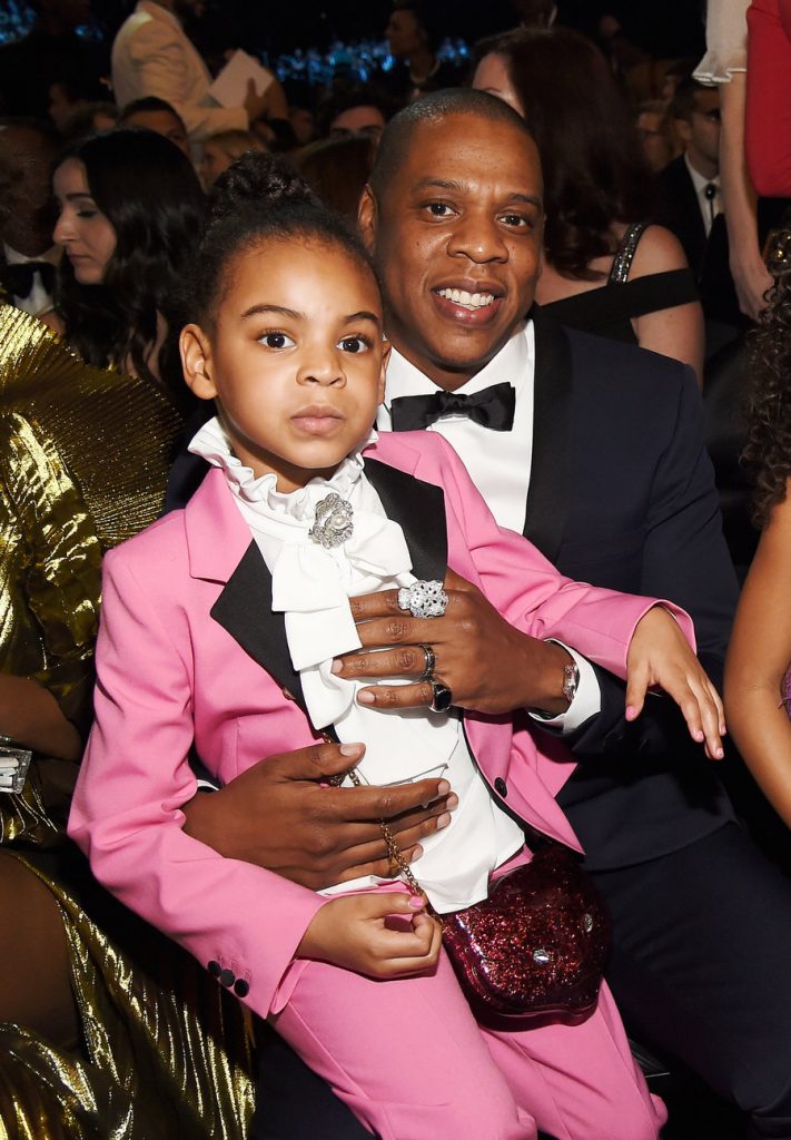 Ο Jay-Z με την κόρη του Blue Ivy στα βραβεία Grammy.