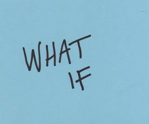 Χειρόγραφη φράση "WHAT IF" σε γαλάζιο φόντο.