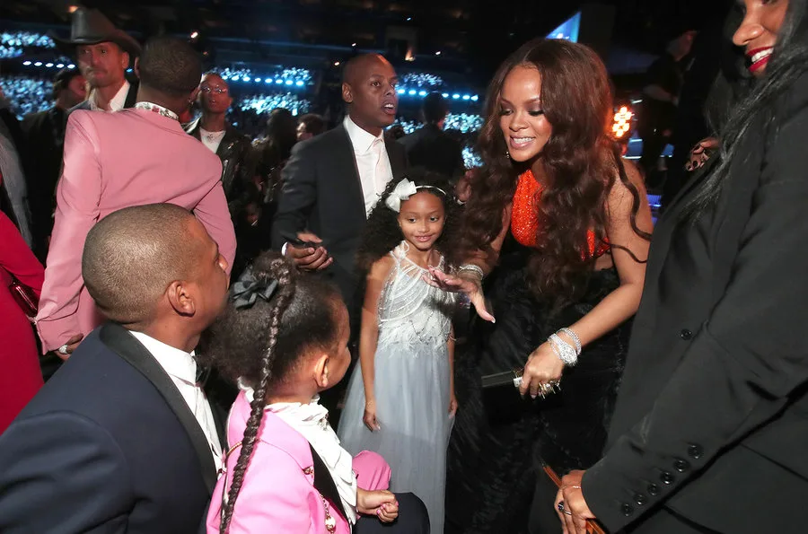 Η Rihanna και η Beyonce στα βραβεία Grammys.