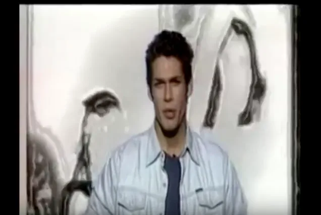 Ο Γιάννης Σπαλιάρας σε νεαρή ηλικία στο MAD TV.