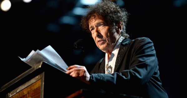 Bob Dylan: Η σπάνια επιστροφή ενός κλασικού τραγουδιού μετά από 14 χρόνια
