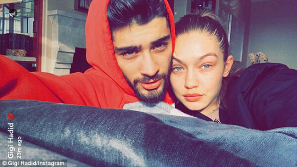 Gigi Hadid – Zayn Malik: Η selfie τους στο κρεβάτι που έριξε το Instagram