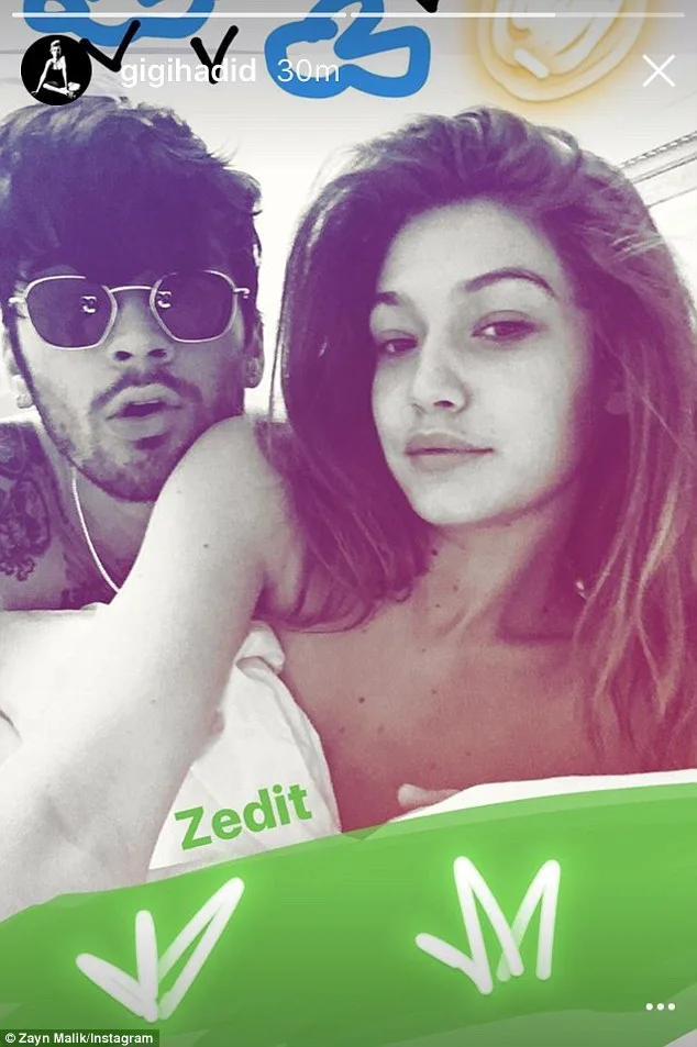 Η Gigi Hadid και ο Zayn Malik σε selfie στο κρεβάτι.
