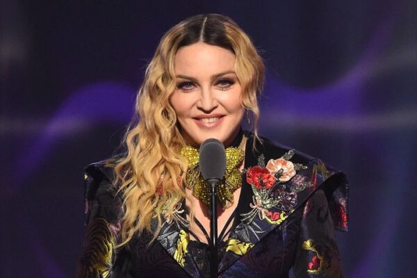 Τα δίδυμα της Madonna παίζουν πιάνο και μάλλον είναι ό,τι πιο γλυκό θα δεις σήμερα.