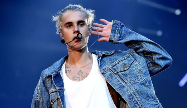 O Justin Bieber είπε σε θαυμάστριά του «Κοίτα πώς είσαι, με αηδιάζεις» και υπάρχει σε βίντεο.