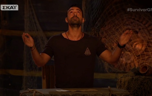Survivor: Ο Σάκης Τανιμανίδης τρολάρει το Γιάννη Σπαλιάρα για την απολαυστική φάρσα της οποίας έπεσε θύμα