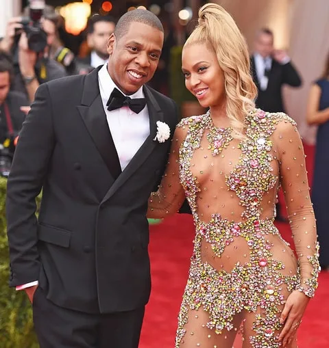 Η Beyoncé και ο Jay-Z σε επίσημη εμφάνιση στο κόκκινο χαλί.