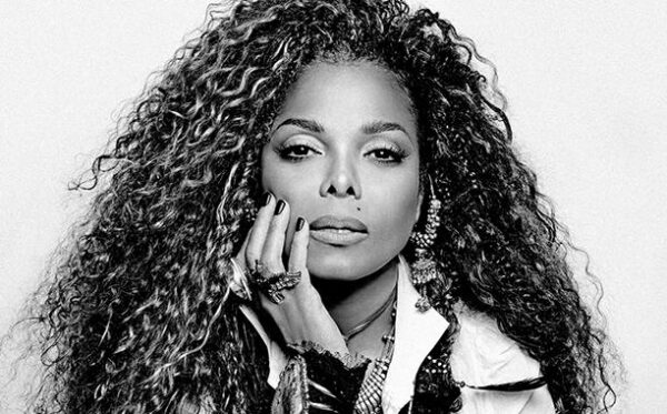 H Janet Jackson μας δείχνει για πρώτη φορά το νεογέννητο μωράκι της!