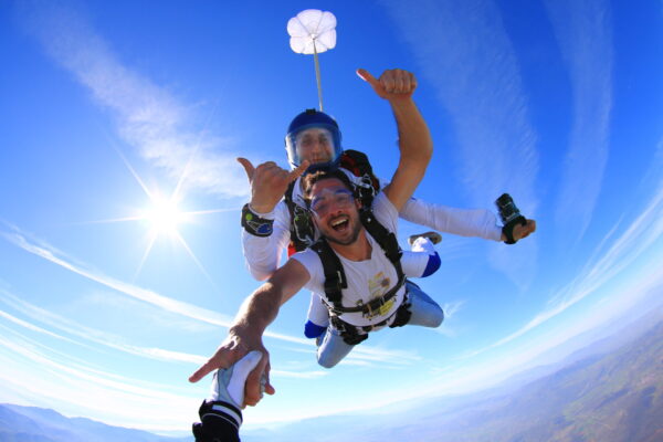 Skydive Athens – Δοκίμασε τα όριά σου, με την πιο δυνατή εμπειρία του Sky Diving! ΖΗΣ’ΤΟ!