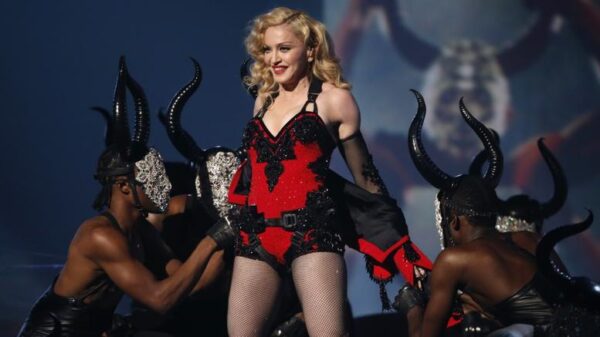 Θέλουν να κάνουν ταινία τη ζωή της Madonna και εκείνη δε μπορεί να ηρεμήσει.
