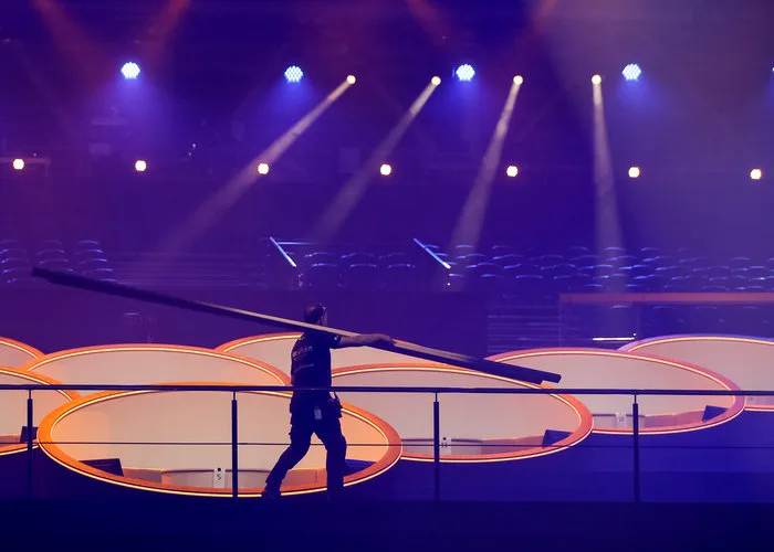 Εργασίες προετοιμασίας στη σκηνή της Eurovision 2017 στο Κίεβο.