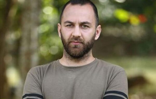 Είναι τελικά «μισθοφόρος» ο Κώστας του Survivor; Ο τραγουδιστής Στέλιος Μάξιμος, που είναι συνεργάτης του, τον διαψεύδει