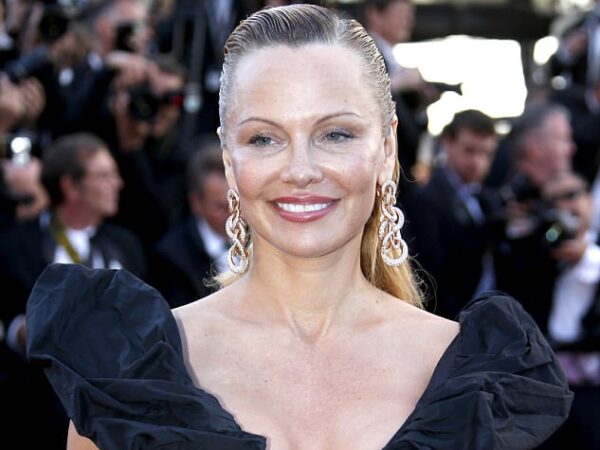 Η Pamela Anderson με τον Billy Bob Thornton στη ταινία Somedays