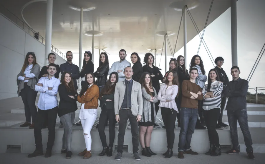Η οργανωτική ομάδα του TEDxUniversityofPiraeus σε ομαδική φωτογραφία.