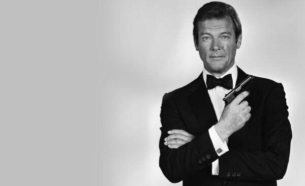 Πέθανε ο Roger Moore