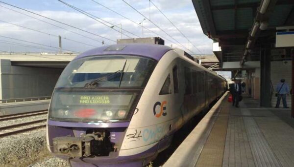 Χωρίς τρένα και προαστιακό σιδηρόδρομο από αύριο έως και την Πέμπτη