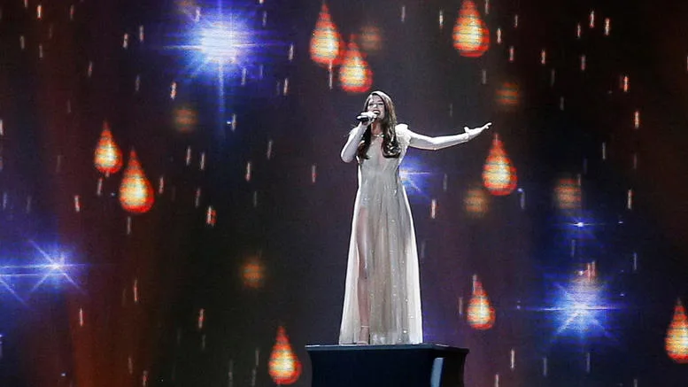 Η Demy στη σκηνή της Eurovision