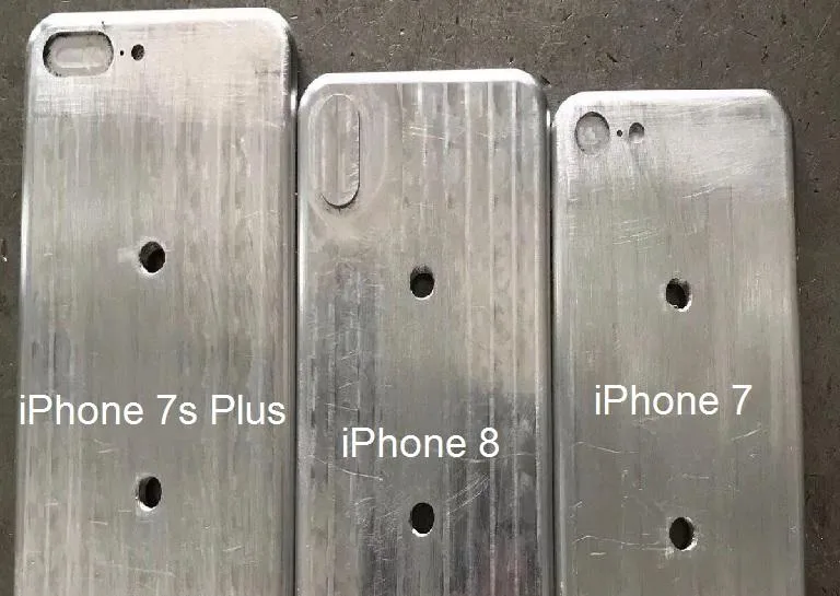 Μεταλλικοί σκελετοί iPhone 7s Plus, iPhone 8 και iPhone 7 δίπλα-δίπλα.