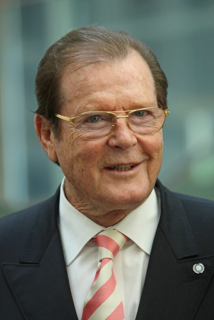 Πέθανε ο Roger Moore