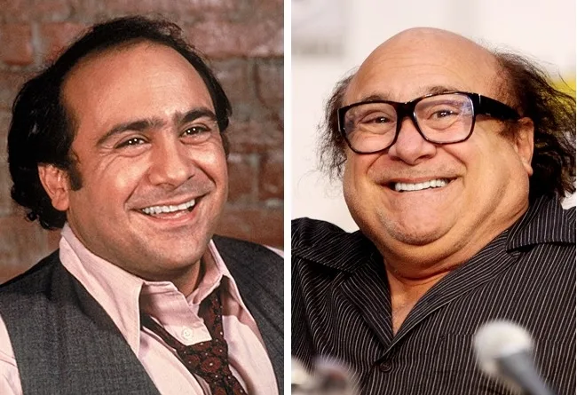 Ο Danny DeVito σε παλαιότερη φωτογραφία και πρόσφατη, δείχνοντας πώς οι καραφλοί του Hollywood είχαν κάποτε μαλλιά.