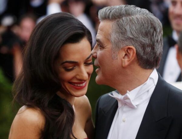 Ο George Clooney και η Amal Alamuddin σε επίσημη εμφάνιση.