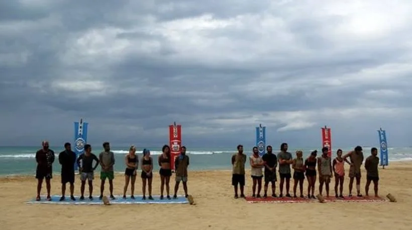 Παίκτες του Survivor σε παραλία