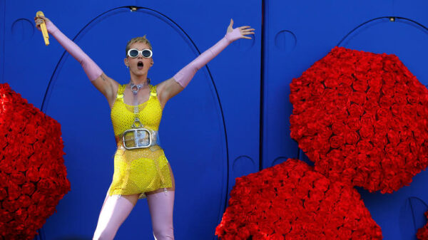 Ο Νίκος Αλιάγας φωτογραφίζει την Katy Perry!