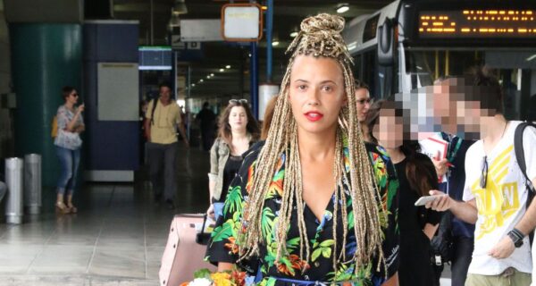 Τέρμα πια τα κοτσιδάκια για τη Λάουρα Νάργες – Αυτό είναι το νέο της look!