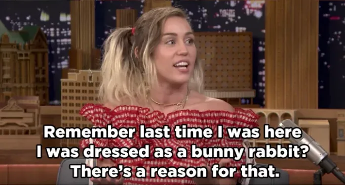 Η Miley Cyrus σε συνέντευξη με τον Jimmy Fallon