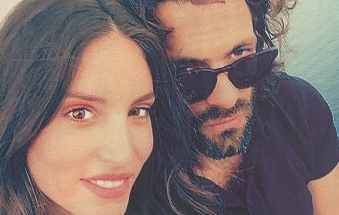 Η Αθηνά Οικονομάκου και ο Φίλιππος Μιχόπουλος σε κοινή φωτογραφία.