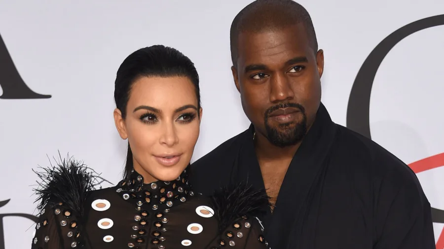 Η Kim Kardashian και ο Kanye West στα CFDA Fashion Awards 2015 στη Νέα Υόρκη.