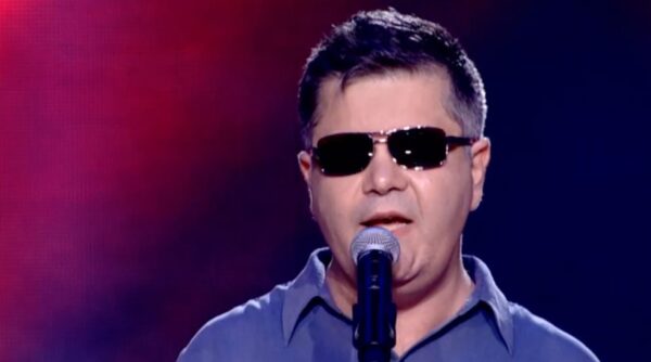 Πρώην παίκτης του «Voice»: Πήγαν να τον συλλάβουν επειδή τραγουδούσε στον δρόμο!
