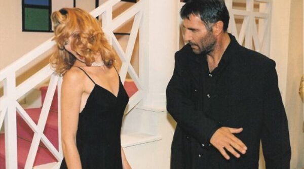 «Δύο Ξένοι»: Αυτό είναι το τέλος της σειράς που δεν είδαμε ποτέ