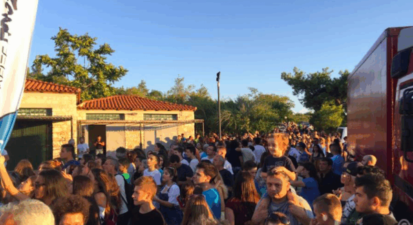 Δεν θα πιστέψεις σε τι τιμές πουλήθηκαν προσκλήσεις για τον ημιτελικό και τον τελικό του Survivor!