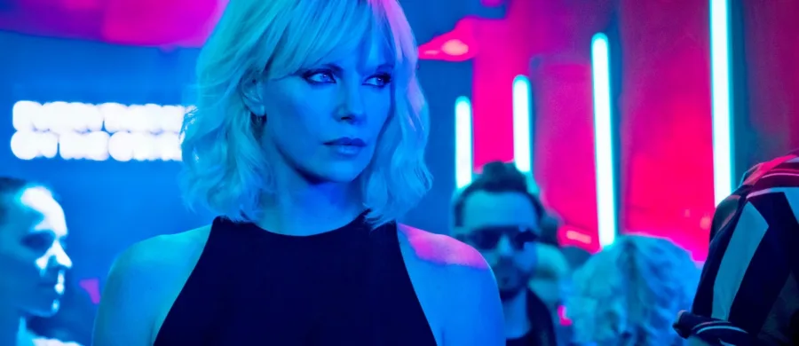Η Charlize Theron στην ταινία Atomic Blonde.