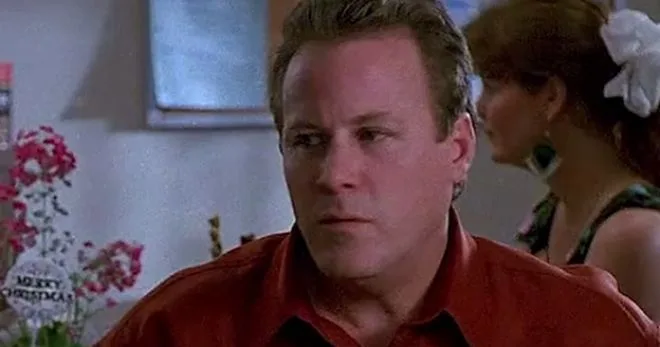 Ο ηθοποιός John Heard σε σκηνή από την ταινία Home Alone.