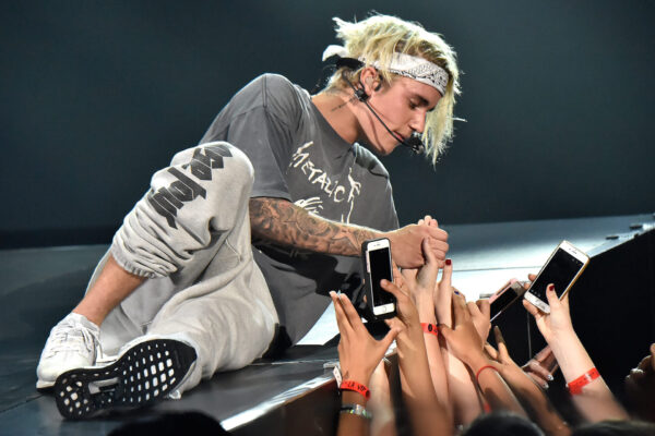 Ο Justin Bieber σταματάει το τραγούδι για να φτιάξει τη δική του εκκλησία;!