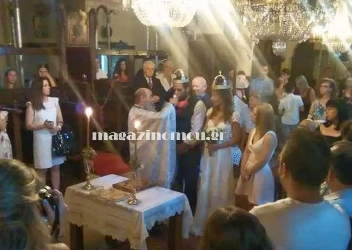 Γάμος ηθοποιού σε εκκλησία με βασιλικές κορώνες αντί για στέφανα.