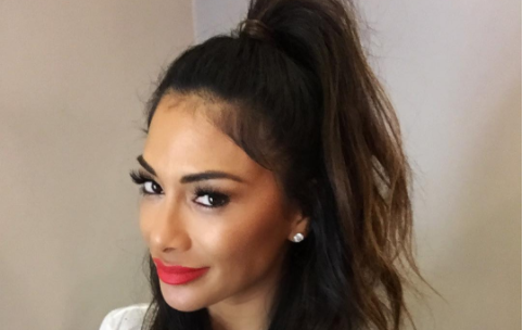 Στη Μύκονο η Nicole Scherzinger προκαλώντας σεισμό στα σοκάκια