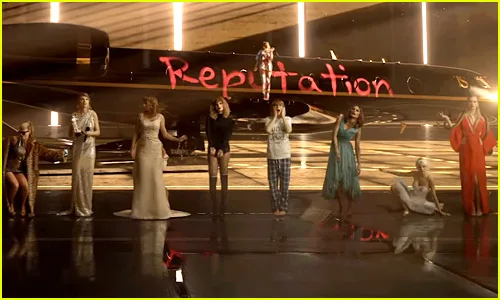 Η Taylor Swift σε διάφορες εκδοχές της μπροστά από ένα αεροπλάνο με τη λέξη Reputation.
