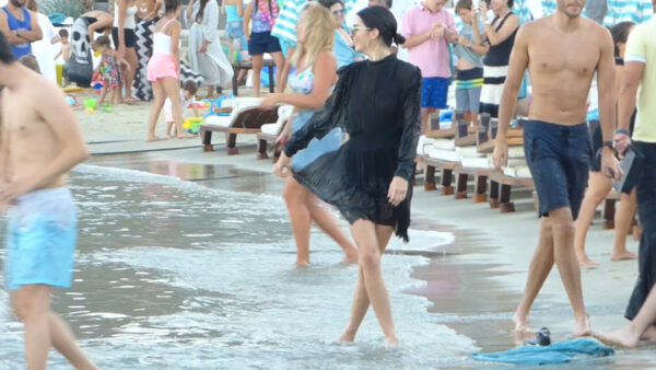 Η Kendall Jenner αποθεώνει την Ελλάδα και την Μύκονο στην προσωπική της ιστοσελίδα!