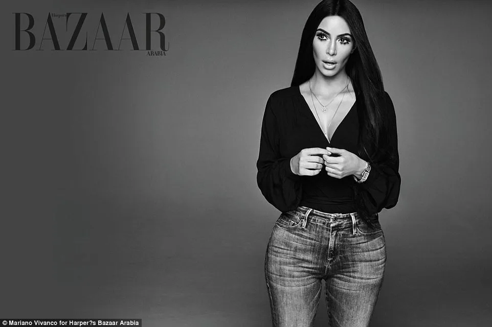 Η Kim Kardashian σε ασπρόμαυρη φωτογράφιση για το Harper's Bazaar Arabia.