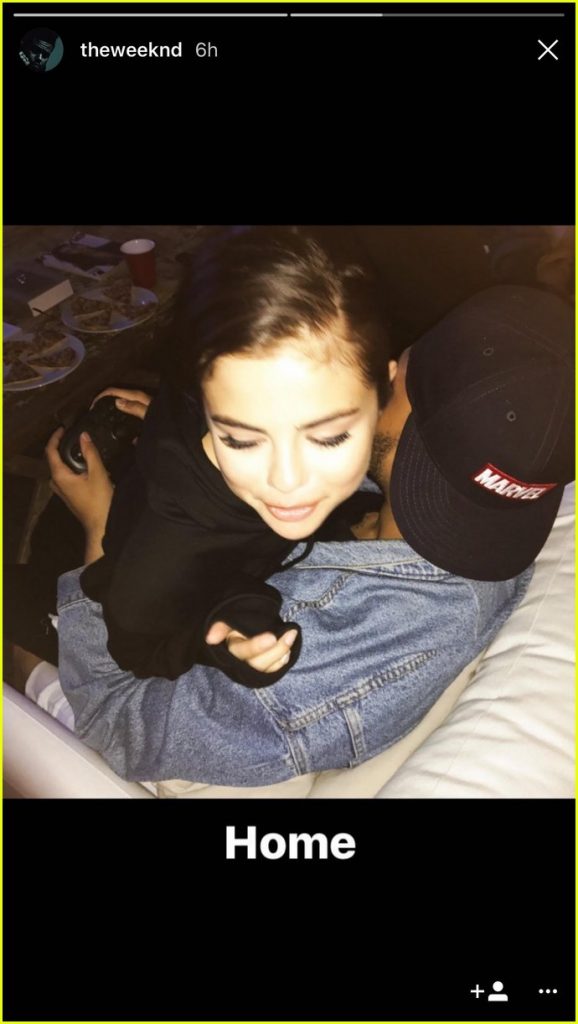 Η Selena Gomez και ο The Weeknd σε τρυφερή στιγμή στο Instagram.