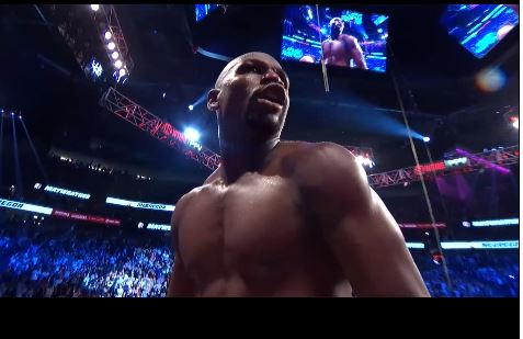 O Mayweather έβγαλε Νοκ Αουτ τον McGregor στον αγώνα της δεκαετίας!