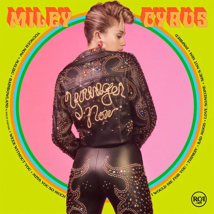 Το εξώφυλλο του άλμπουμ Younger Now της Miley Cyrus.