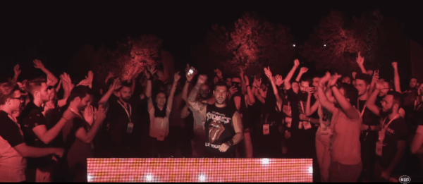 Δες αυτή την Κυριακή στο Μad TV το πρώτο Τhe Booth event της μπύρας BUD για τo 2017, με τον DJ Chris Child!