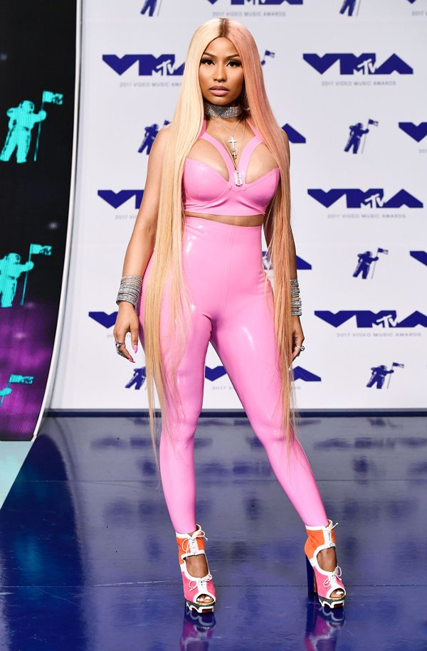 Η Nicki Minaj στο κόκκινο χαλί των βραβείων MTV VMA.