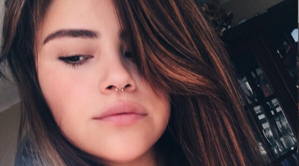 Αυτή η κοπέλα ΔΕΝ είναι η Selena Gomez!
