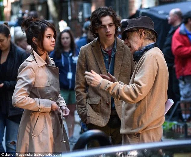 Η Selena Gomez και ο Woody Allen στα γυρίσματα ταινίας.