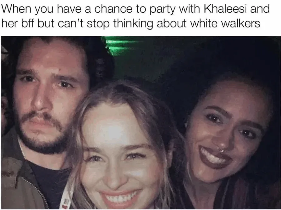 Meme με τους ηθοποιούς του Game of Thrones σε βραδινή έξοδο.